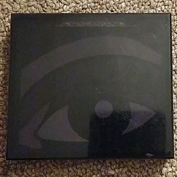 Avon - Picture 2 of 3